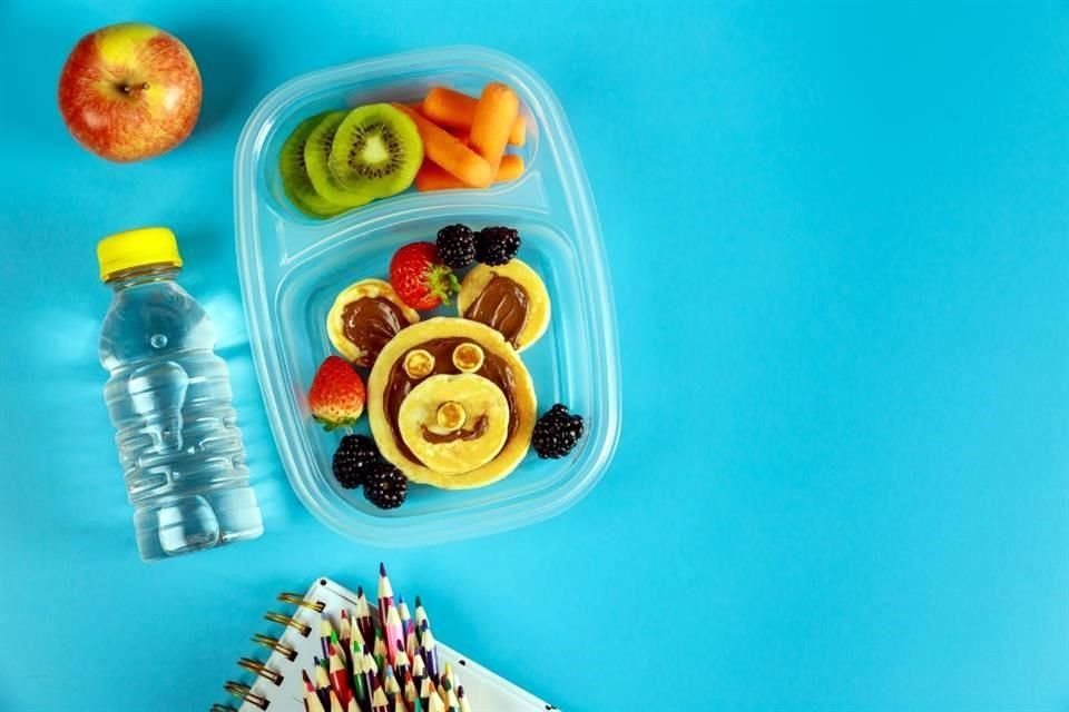 Invita a tus pequeños a elegir los productos que le gustan para hacerle su lunch.