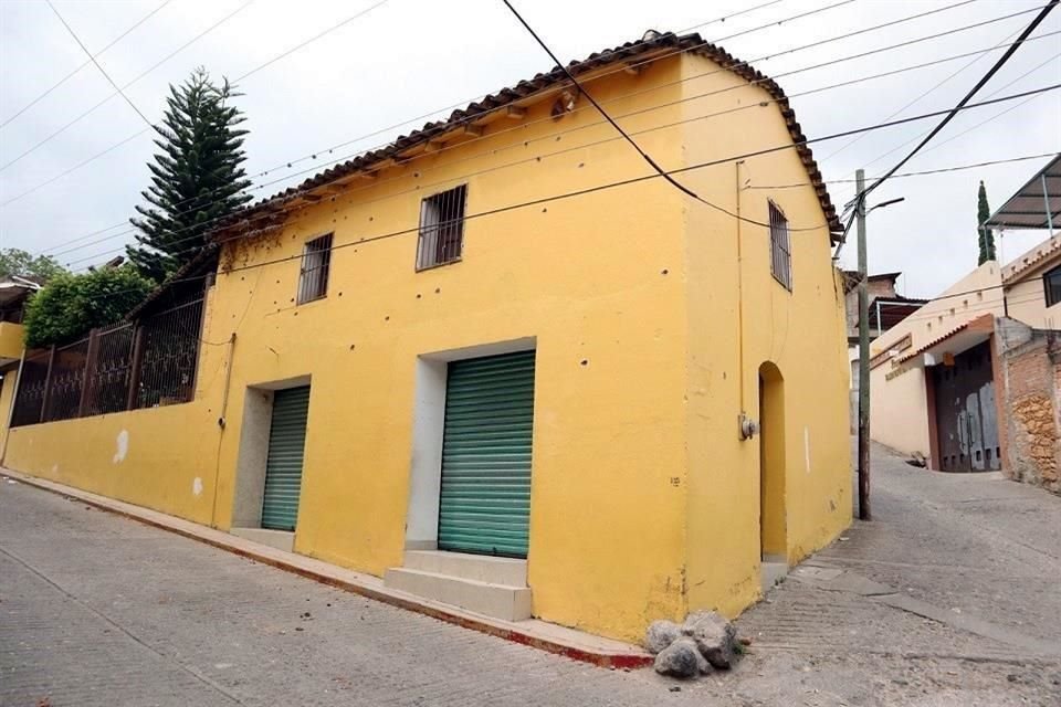 Las fachadas de algunas casas quedaron marcadas por las balas.