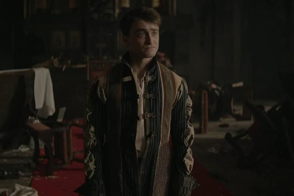 Daniel Radcliffe sorprendió a todos los fans de la serie Miracle Workers al mostrar un físico realmente trabajado y tonificado.