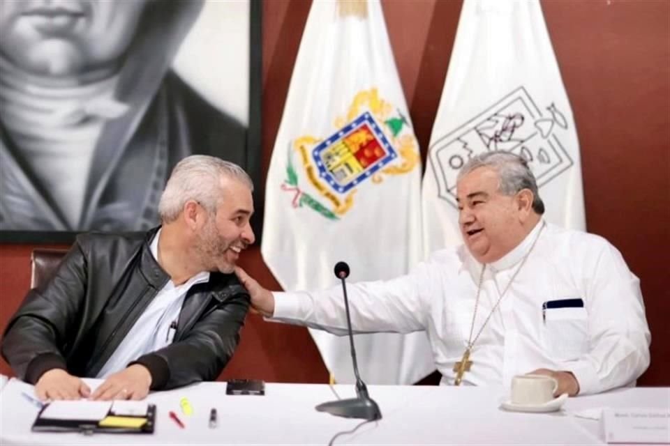 El Gobierno de Michoacán se reunió con líderes de la Iglesia Católica para acordar formas de pacificar la entidad.