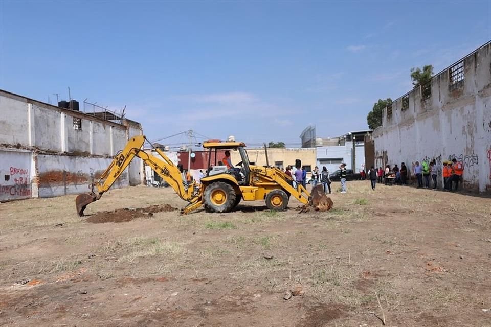 El Ayuntamiento de Guadalajara entregó cinco predios propiedad municipal para el desarrollo de vivienda protegida.