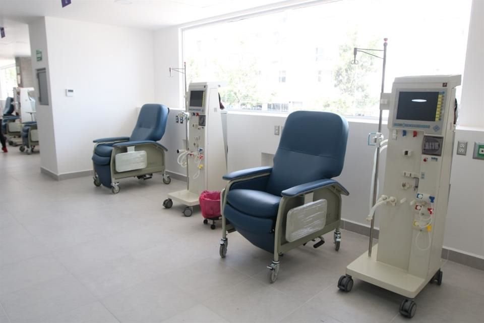 Área de hemodiálisis en la Unidad de Medicina Familiar 'Los Olivos', del Ipejal, en la Colonia Colinas del Rey.