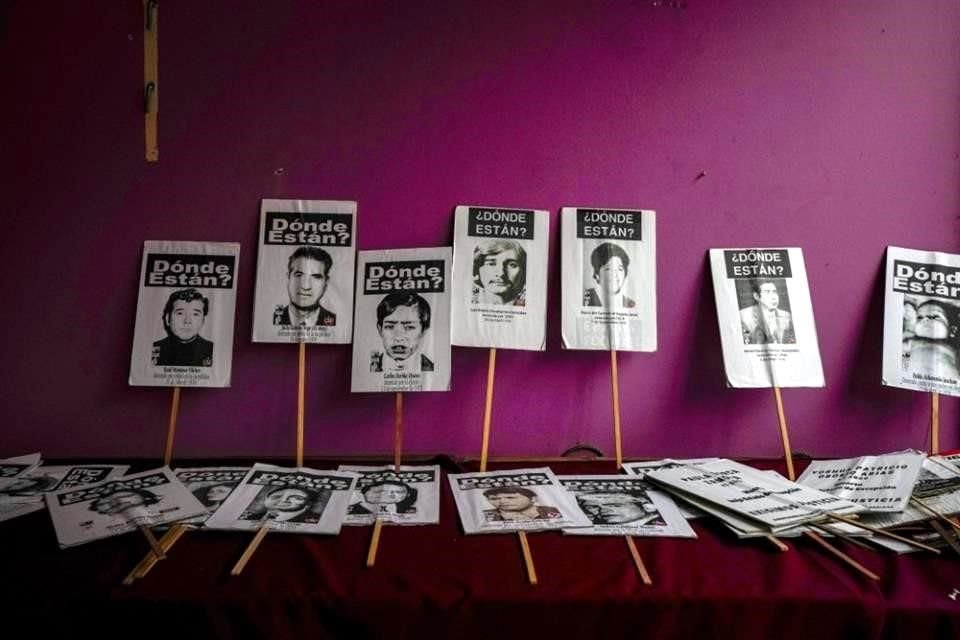 Retratos de personas que fueron detenidas y desaparecidas durante la dictadura del general Augusto Pinochet.