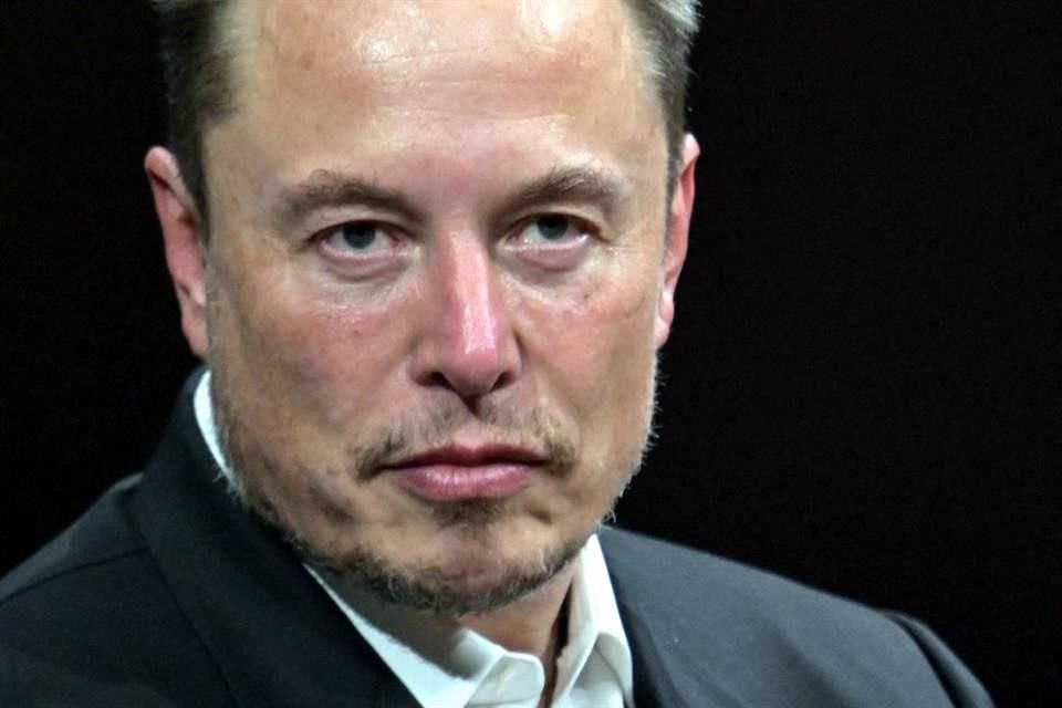 La Fiscalía Federal para el Distrito Sur de Nueva York busca información sobre los beneficios personales pagados al director ejecutivo de Tesla, Elon Musk, y un proyecto conocido internamente como 'Proyecto 42'.