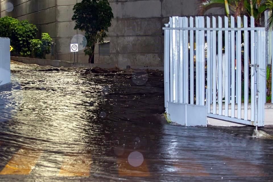 El patio de operaciones de la Expo Guadalajara fue otro de los puntos con afectaciones.