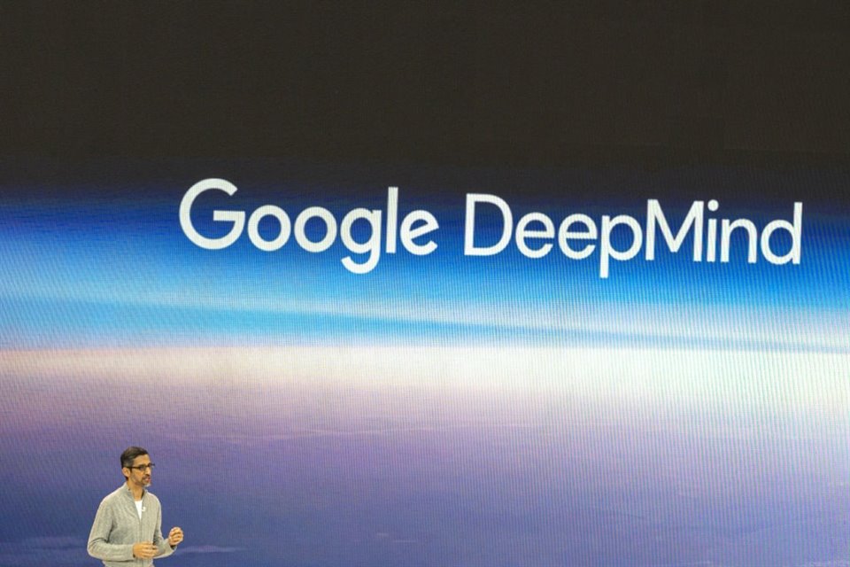 Google Mind presentó, en asociación con Google Cloud, una nueva herramienta conocida como SynthID para identificar las imágenes generadas por inteligencia artificial.