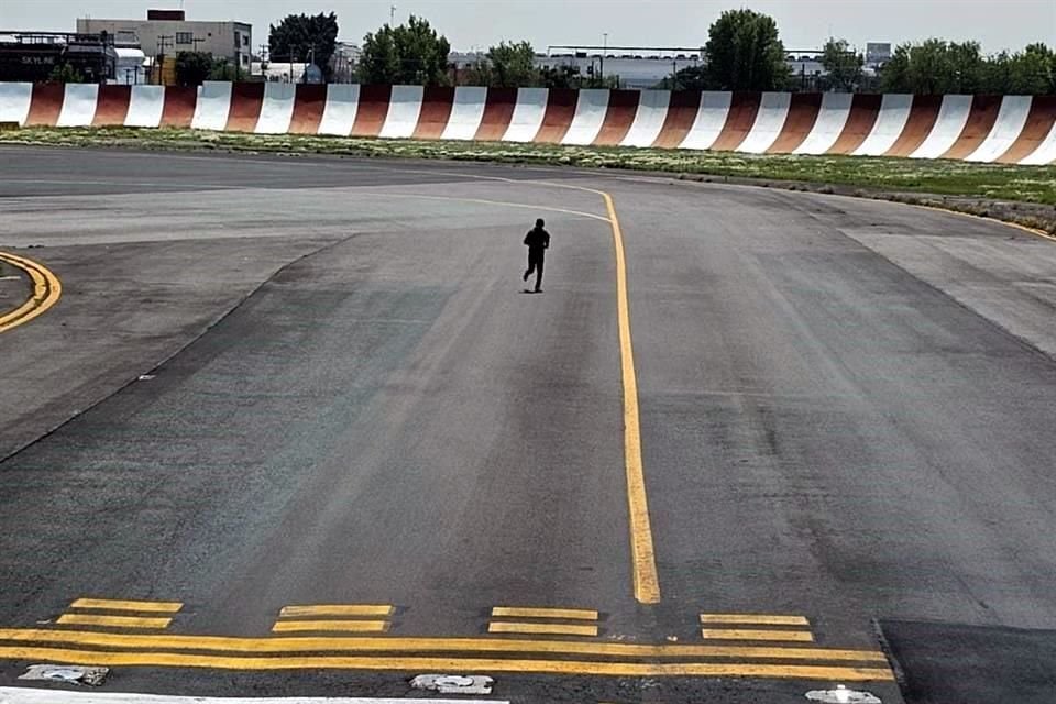 El joven se coló a una de las pistas.