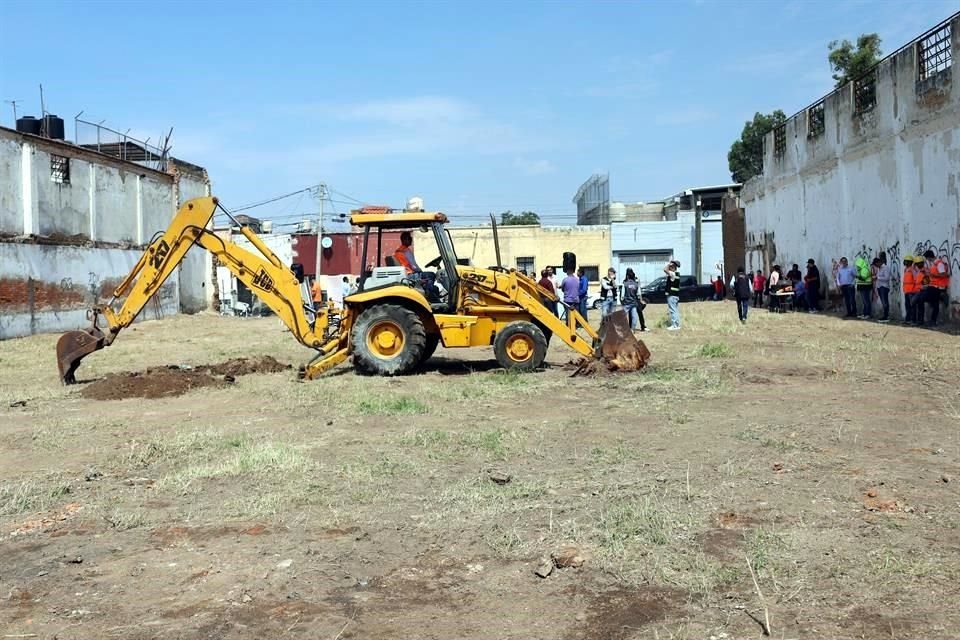 En la Calle Abasolo, Colonia Reforma, en Guadalajara, se construyen Proyectos de Vivienda Protegida.
