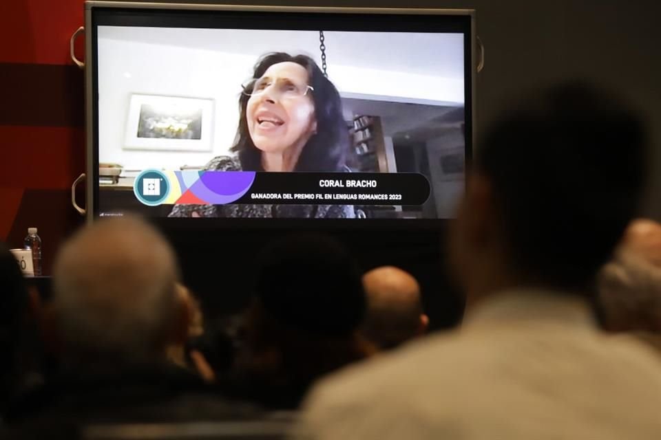 La poeta mexicana Coral Bracho recibirá el Premio FIL de Literatura en Lenguas Romances 2023, este 25 de noviembre próximo.