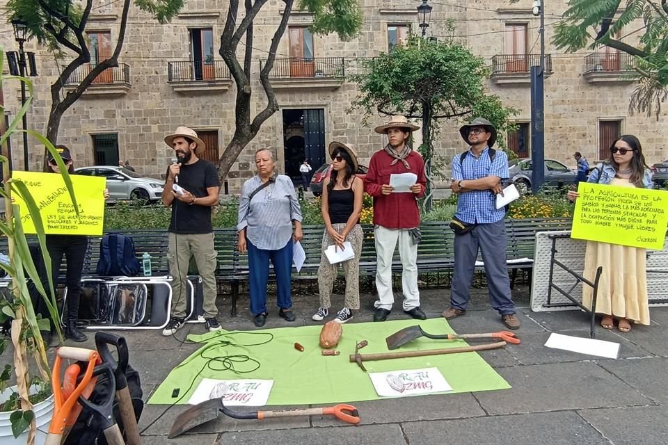 Los más de 60 huertos urbanos que hay en el AMG corren riesgo de ser despojados de las comunidades que los trabajan, señalan activistas.