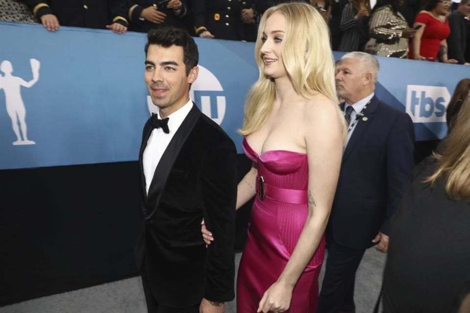 Joe Jonas y Sophie Turner rompieron el silencio sobre su separación tras 4 años de casados; aseguran que los dos tomaron la decisión de divorciarse.