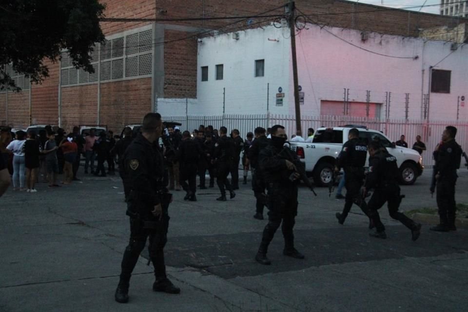 Tras un reporte de balazos en Jardines del Bosque, policías estatales arribaron y fueron recibidos a tiros, desatando una persecución.
