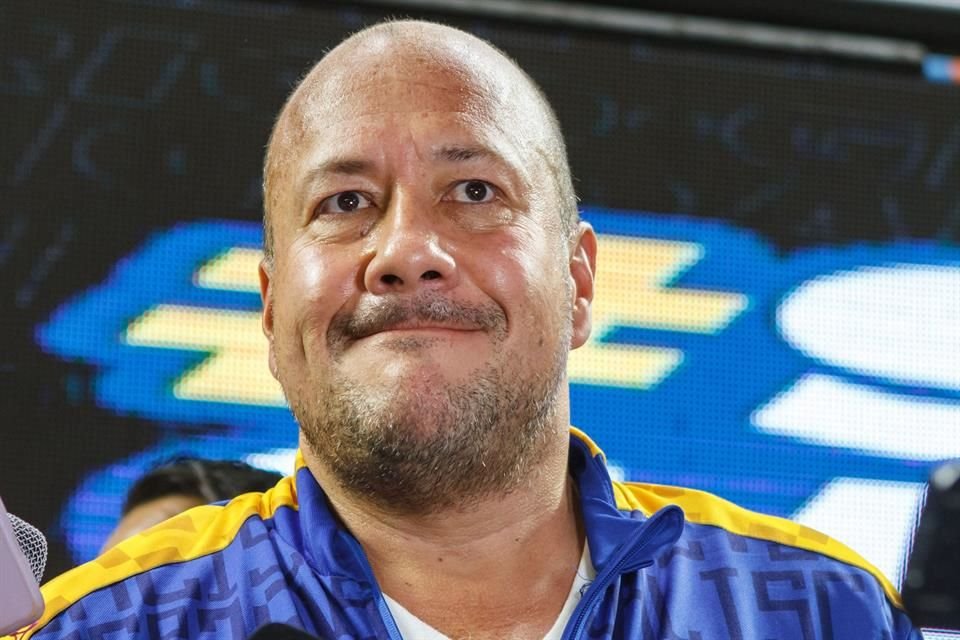 Gobernador de Jalisco acusó a los medios de comunicación de hacer apología de la violencia y causar un ambiente de terror en la ciudadanía.