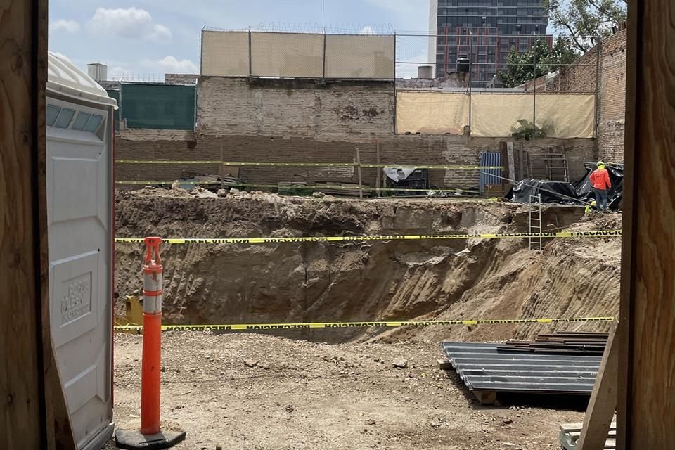 Se reanudó obra para construir departamentos en Guadalupe Zuno #1953, en donde en julio demolieron finca de valor artístico relevante.