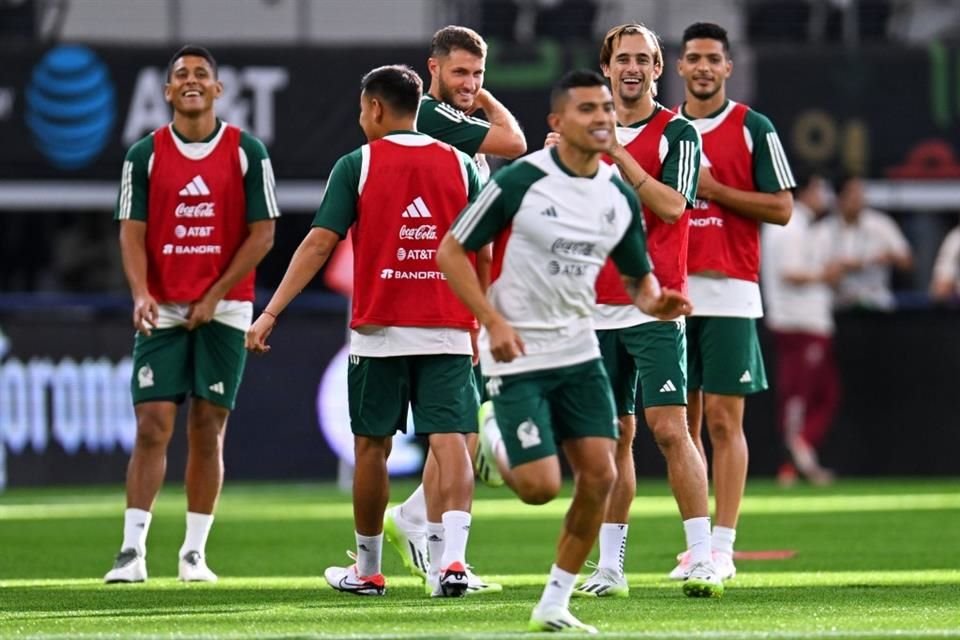 Ni los Rangers de la MLB ni los Mavericks de la NBA, mucho menos el FC Dallas de la MLS, en la ciudad texana atrae mucho más el Tri.