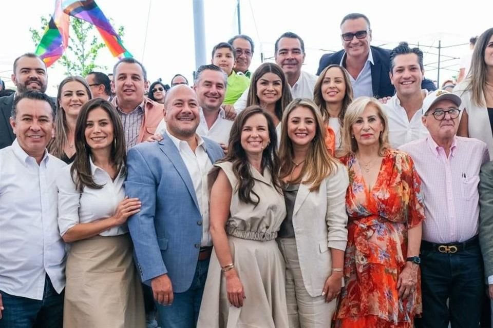 Mirza Flores estuvo acompañda por el Gobernador Enrique Alfaro, integrantes del Gabinete estatal, diputadas y diputados locales y federales.