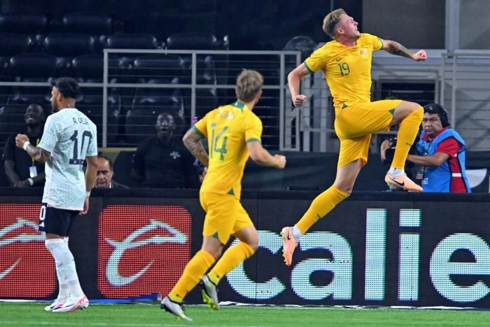Australia se puso 2 goles arriba.