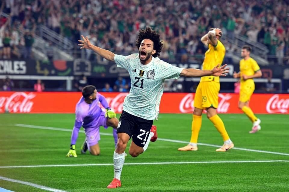 Huerta logró el segundo gol de México.