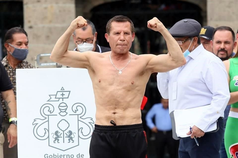 Julio César Chávez reconoció la trayectoria y los logros del boxeador Saúl 'Canelo' Álvarez.