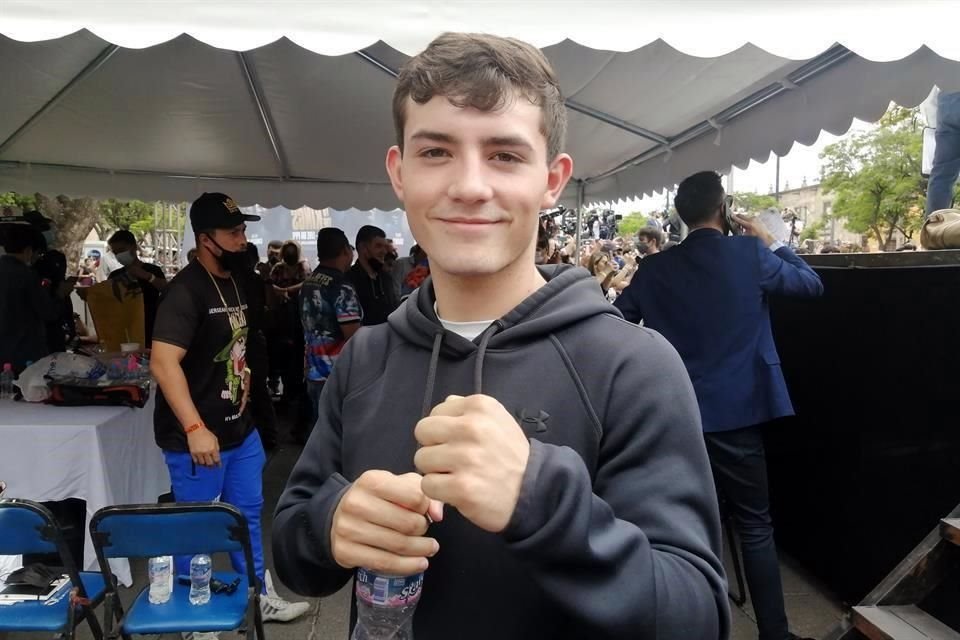 Johan Álvarez, sobrino de Saúl 'Canelo' Álvarez, debutará profesionalmente hoy en el Estadio Jalisco.
