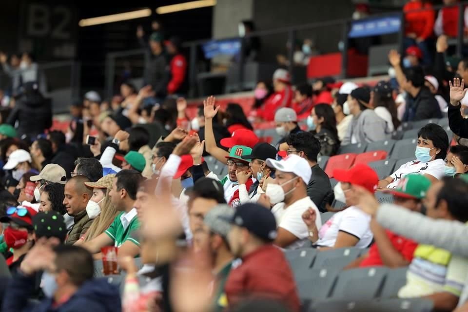 La afición respondió.