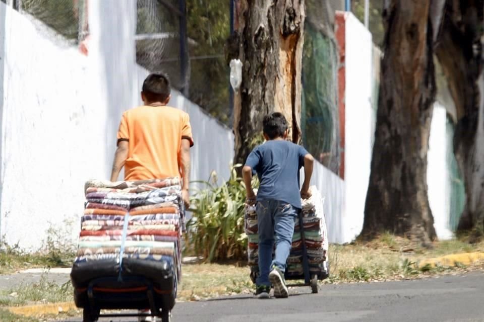 Los alumnos que se vieron en la necesidad de ponerse a trabajar durante la pandemia se concentran en 3 mil 445 escuelas del Estado.