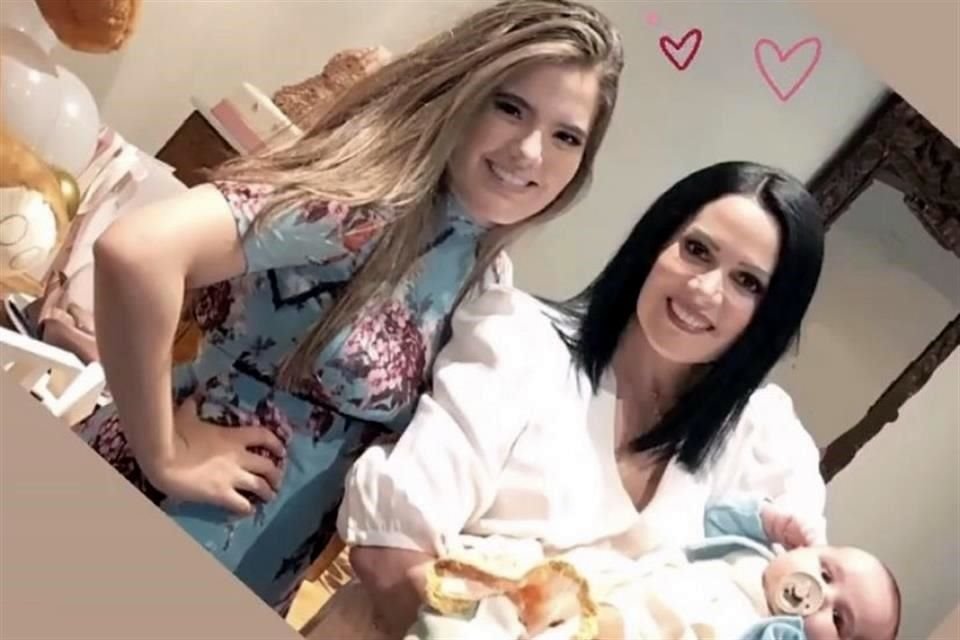 Camila Fernández, su madre, América Guinart y la pequeña Cayetana.