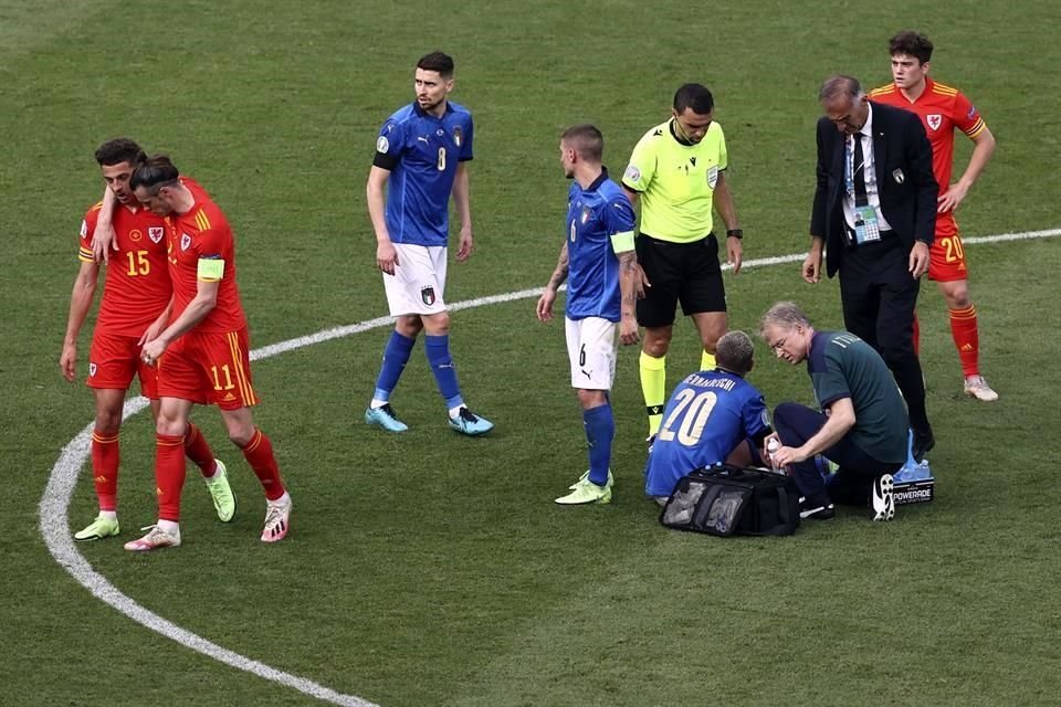 Ethan Ampadu llegó tarde y dejó a Gales con un jugador menos.