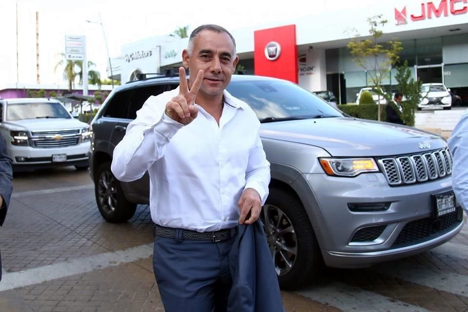 Alberto Esquer acudió el martes al informe de gobierno de Pablo Lemus.