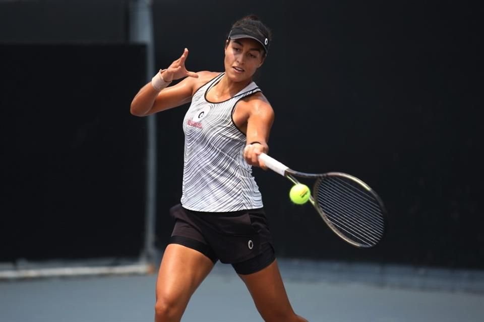 En este 2023, Navarro entró al circuito de la WTA y jugó en los 250 de Bogotá y Mérida, además del 125 de San Luis Potosí, además fue medallista de plata en dobles y bronce en singles en los JCC.