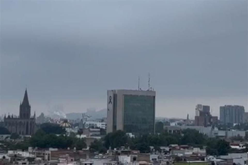 En el AMG se espera un cielo nublado y posibilidades de lluvias ligeras y aisladas.