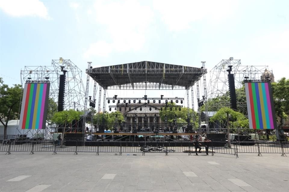 El escenario para la presentación de Café Tacvba en la celebración de El Grito en Guadalajara.