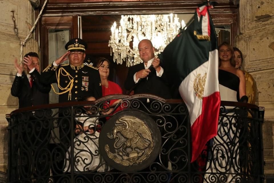 El Gobernador Enrique Alfaro encabezó su penúltima ceremonia del Grito de Independencia desde Palacio de Gobierno.
