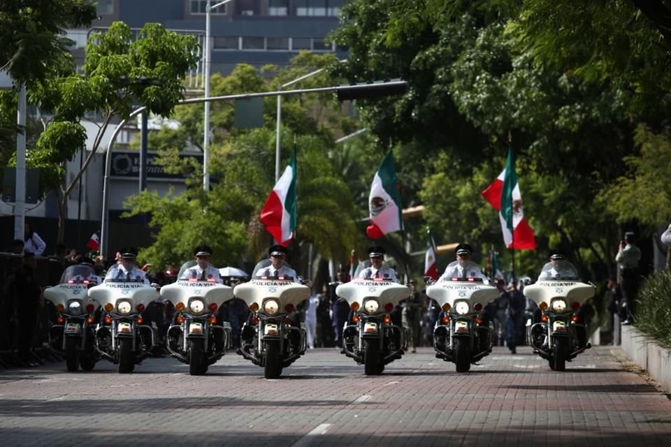Diferentes corporaciones estuvieron presentes en el desfile del 16 de septiembre el cual se llevó a cabo sobre la Avenida Chapultepec.