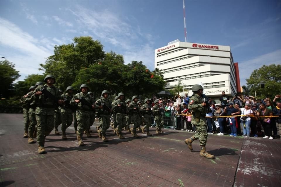 Saldo blanco dejó el desfile del 16 de septiembre por el 213 aniversario de la Independencia de México en Guadalajara.