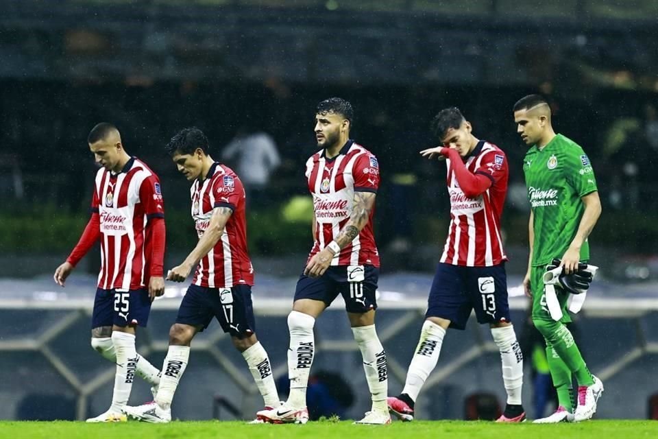 Chivas no encontró su juego y no pudo reaccionar en el Clásico Nacional ante el América.
