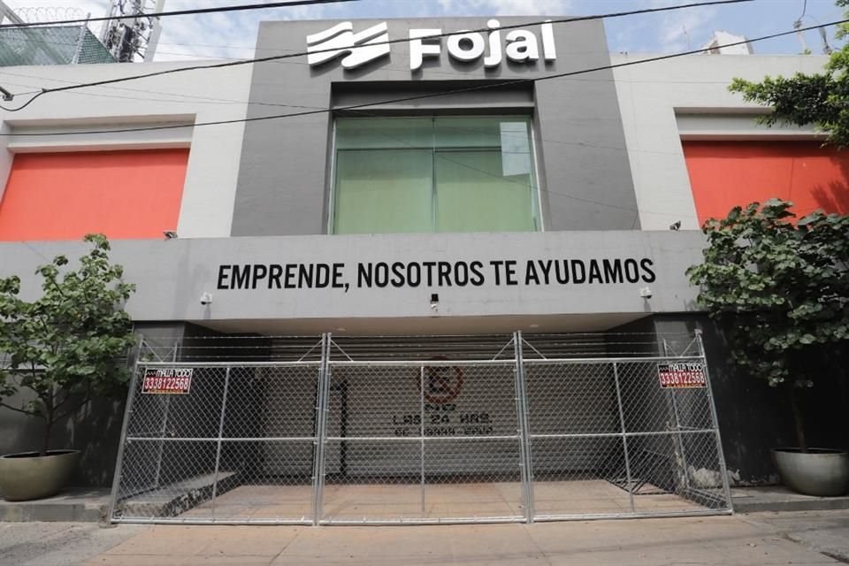 Héctor Aníbal Vélez Chong, quien era director del Fojal fue sustituido, pero, ese ente descartó que se deba a un autopréstamo detectado.