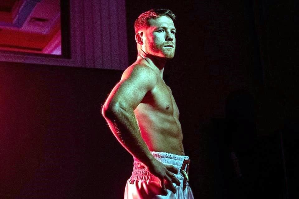 Canelo busca un nuevo triunfo en su carrera.