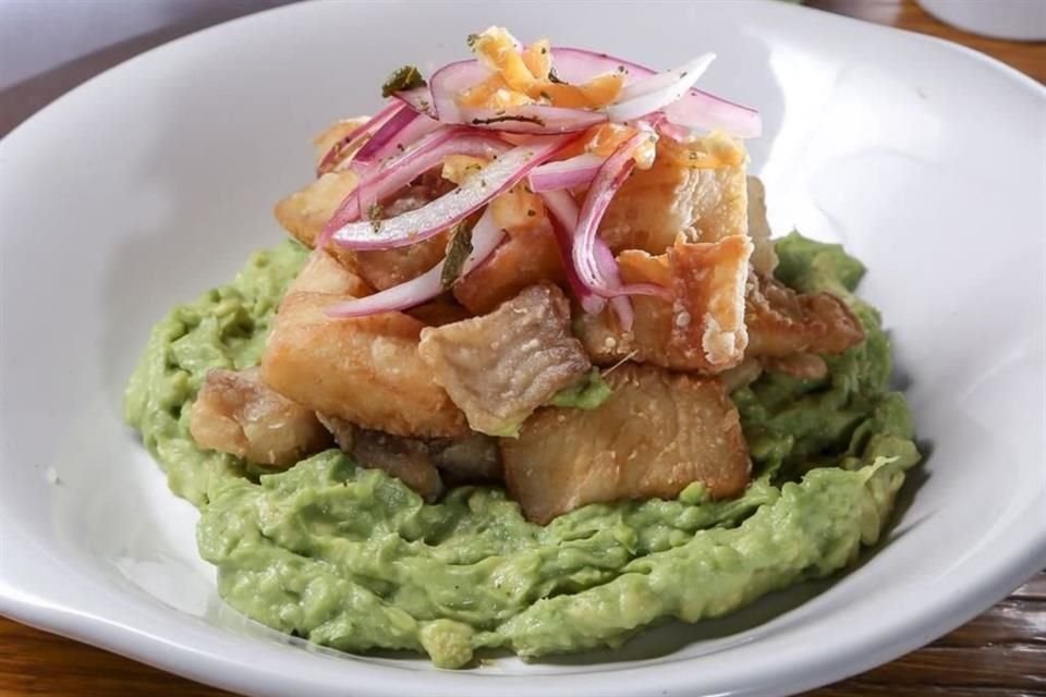 El chicharrón de pescado prensado se puede hacer desde casa con esta receta.