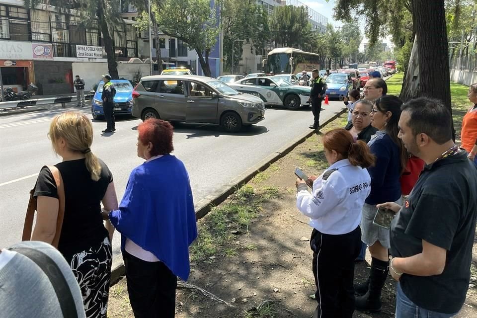 Vecinos del multifamiliar de Tlalpan participaron en el simulacro.