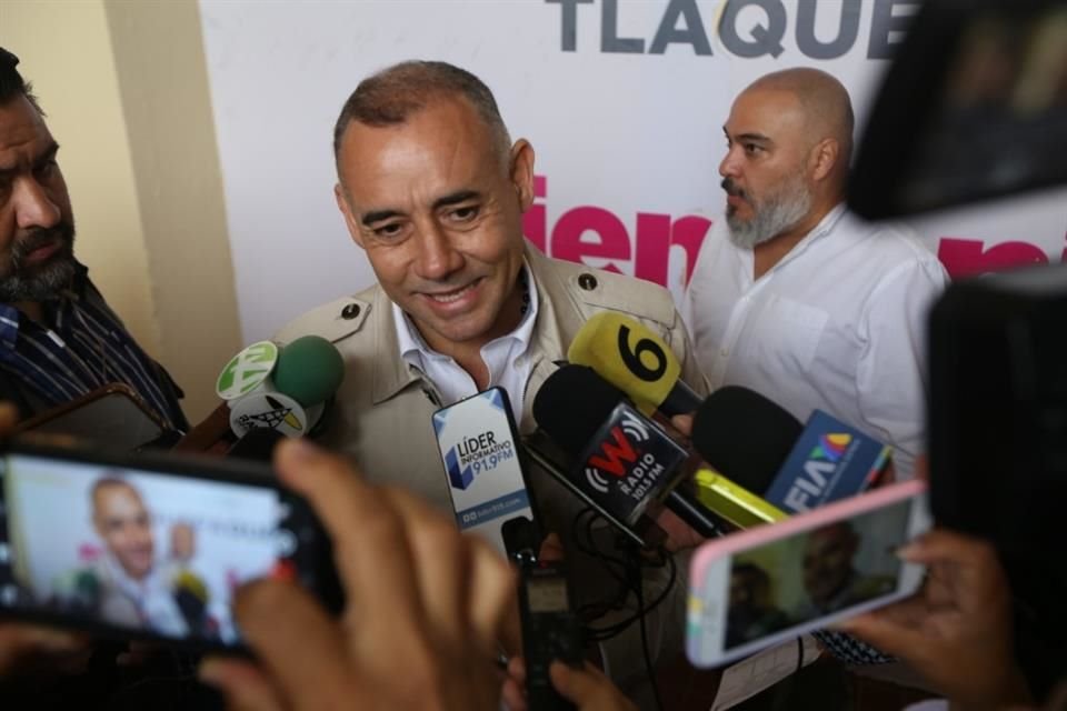 Alberto Esquer dijo que en caso de no ser elegido para representar a MC en los comicios continuará militando en el partido.