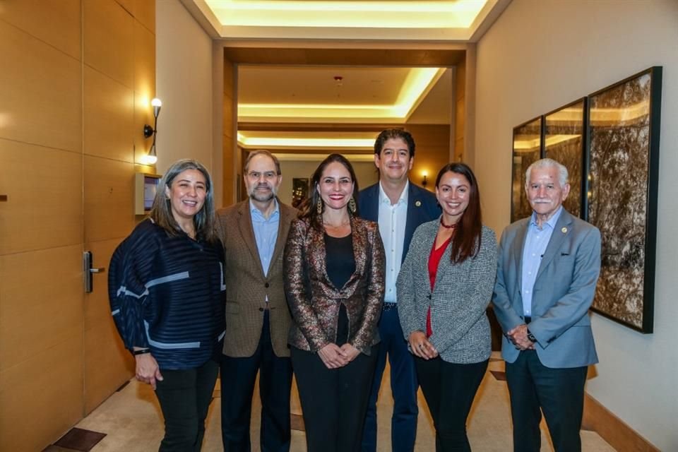 Hoy se realizó una conferencia  de prensa de la APIEJ sobre los resultados de la Mesa de Certificaciones de La Cruzada Estatal para el Desarrollo de los Parques Industriales.