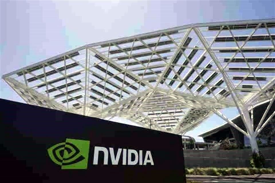 Según analistas, la caída de Nvidia es resultado de un malestar posterior a la publicación de su reporte de resultados que no estuvo a la altura de las expectativas.