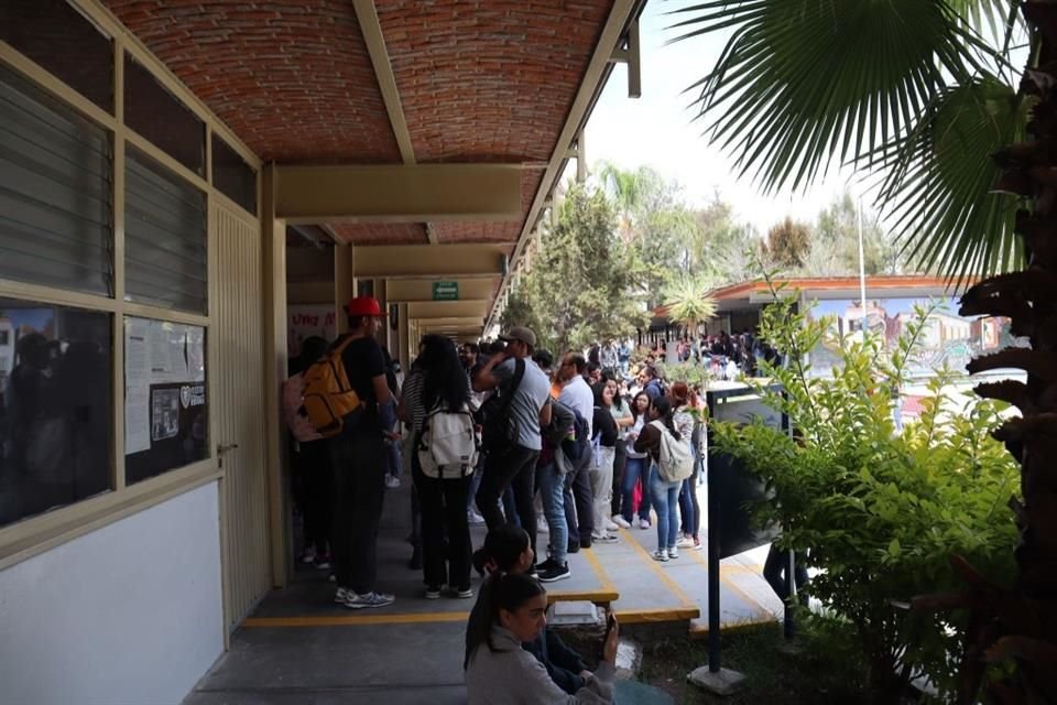 Con el lema 'Latimos por una cultura de paz', el Centro Universitario de los Lagos organiza un festival cultural de otoño.