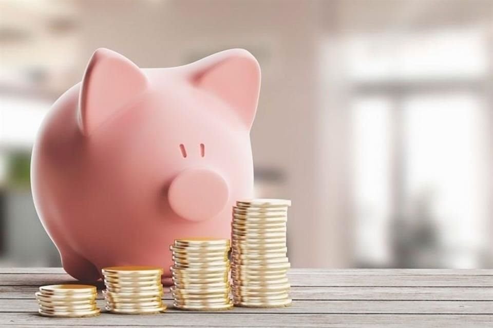 ¿Estás ahorrando? Sin importar la edad que tengas, es importante que comiences a pensar en tu futuro económico. Te compartimos tips de una especialista.