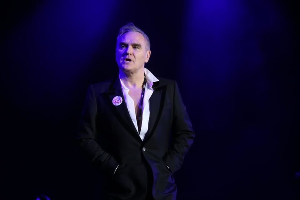 El cantante y compositor británico Morrissey aplazó nuevamente su concierto en la Ciudad de México hasta el 3 de febrero del 2024.