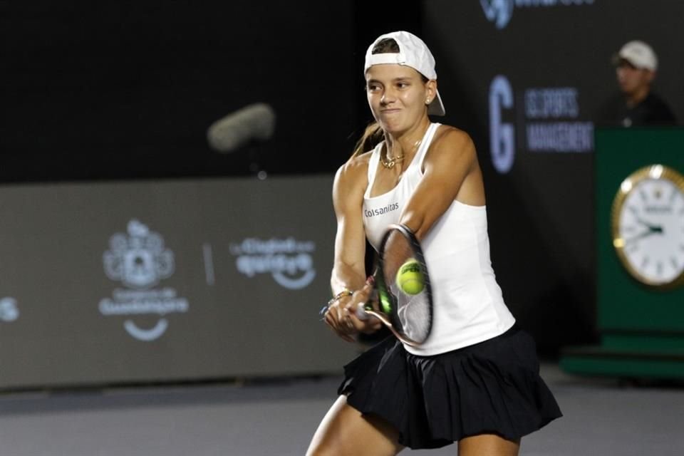 Emiliana Arango quedó eliminada del GDL Open AKRON WTA 1000 tras enfrenarse a María Sakkari.