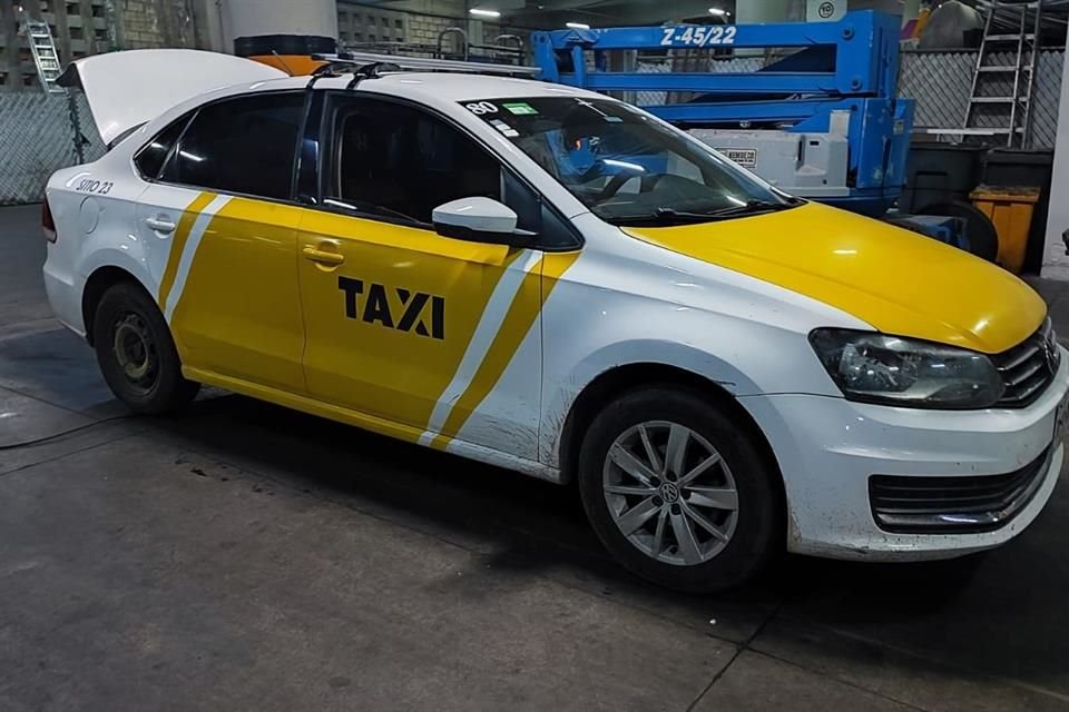 Los hombres llegaron al lugar a bordo de este taxi.