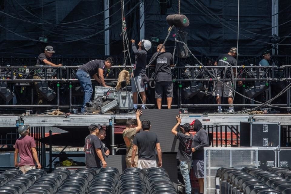 El lunes inició el ensamble de 20 toneladas de equipo técnico para el concierto de Ricky Martin en el Estadio 3 de Marzo, en Zapopan.