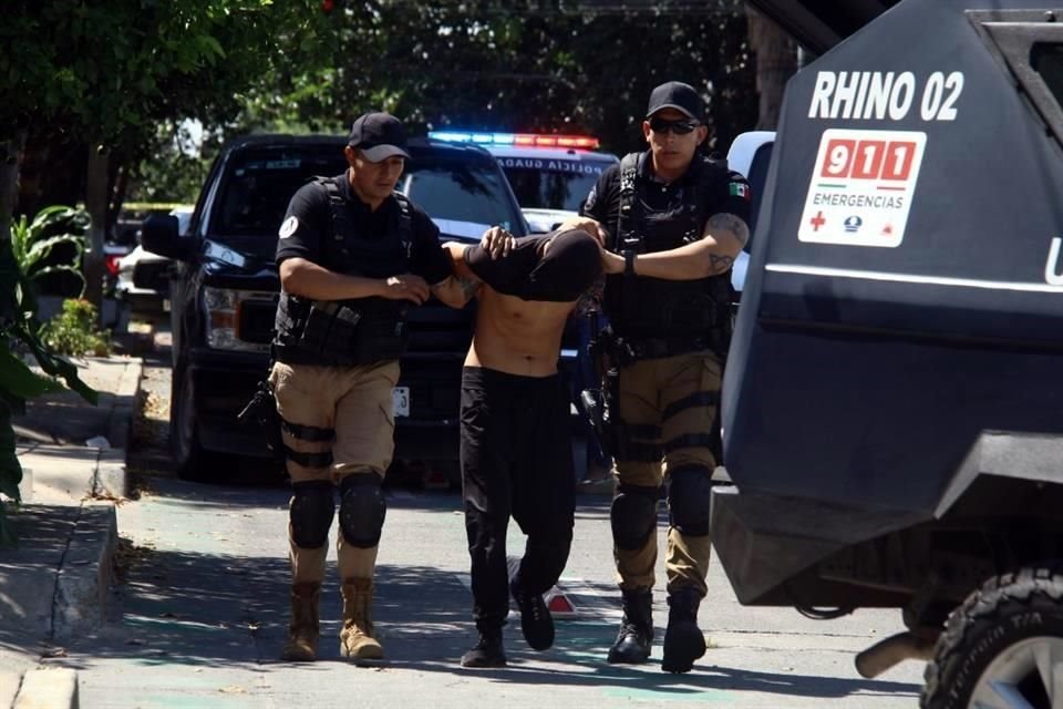 Tres personas fueron detenidas.